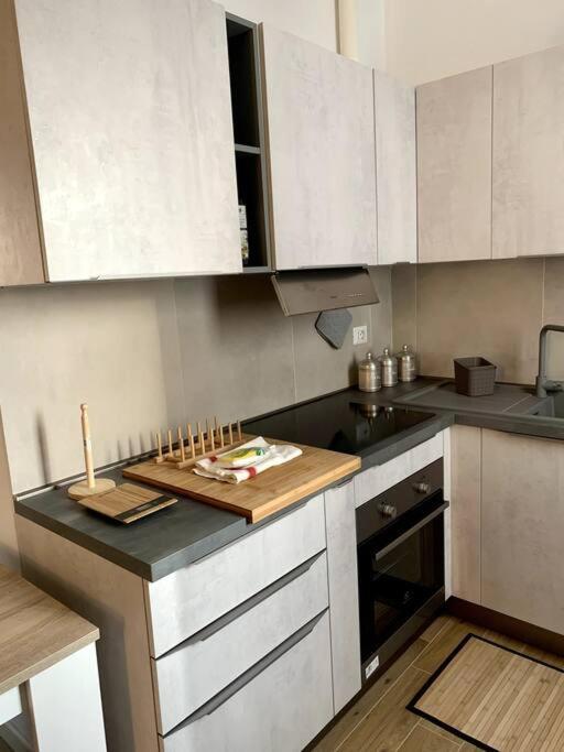 Appartamento Con Terrazzo Sui Tetti Milanesi Exterior photo