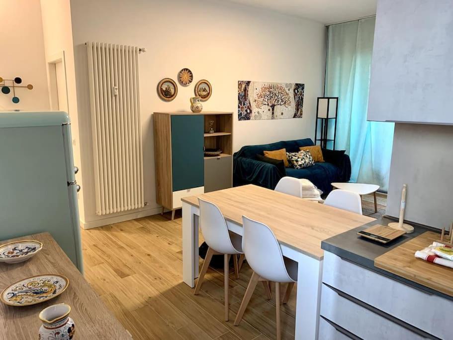 Appartamento Con Terrazzo Sui Tetti Milanesi Exterior photo